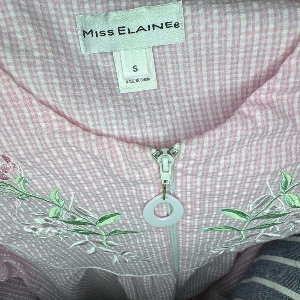 Pink Embroidered zip up robe Miss Elaine with pockets size‎ s - Picture 3 of 4